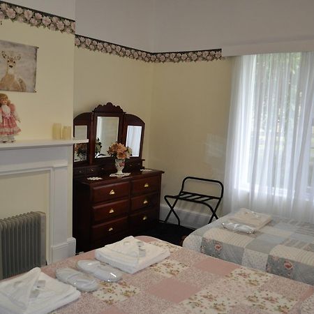 Roslyn House Bed & Breakfast Bushy Park Buitenkant foto
