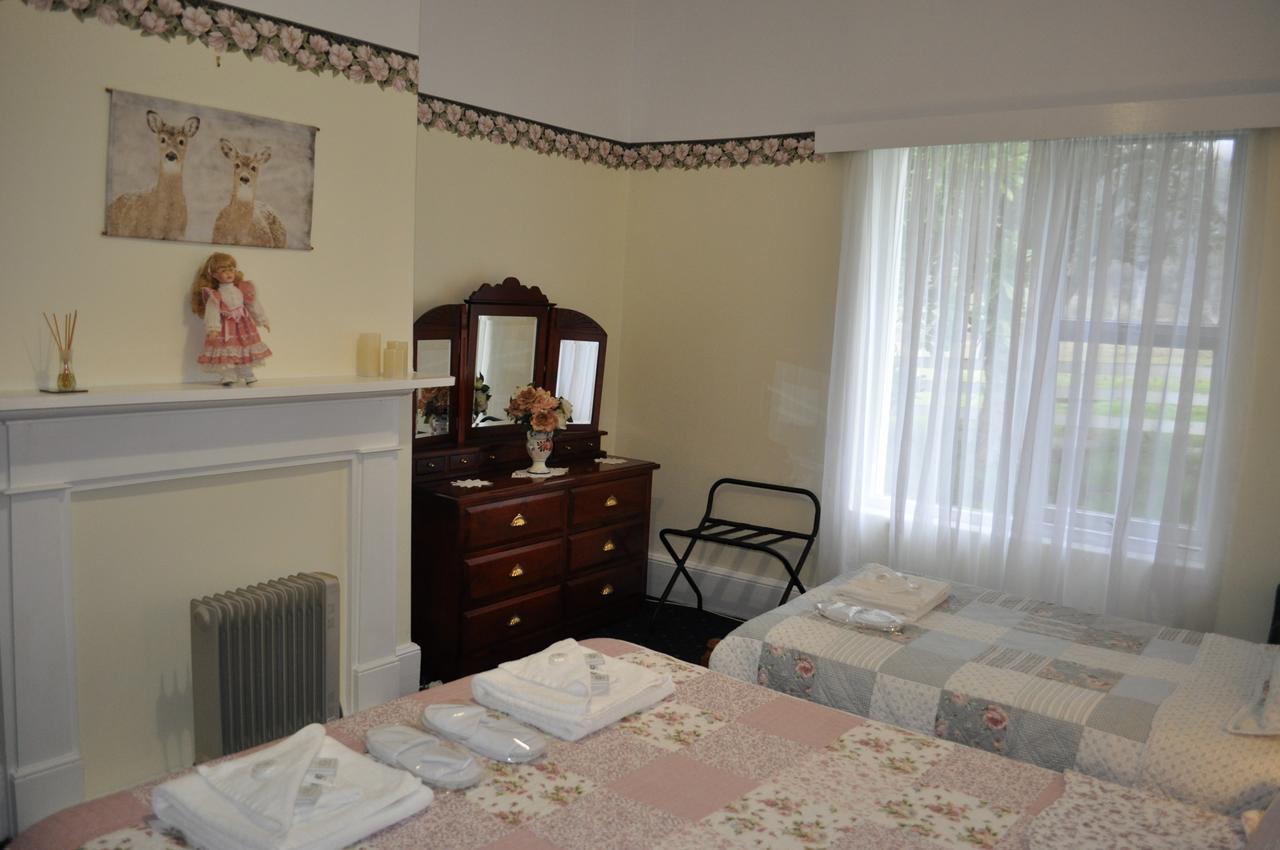 Roslyn House Bed & Breakfast Bushy Park Buitenkant foto